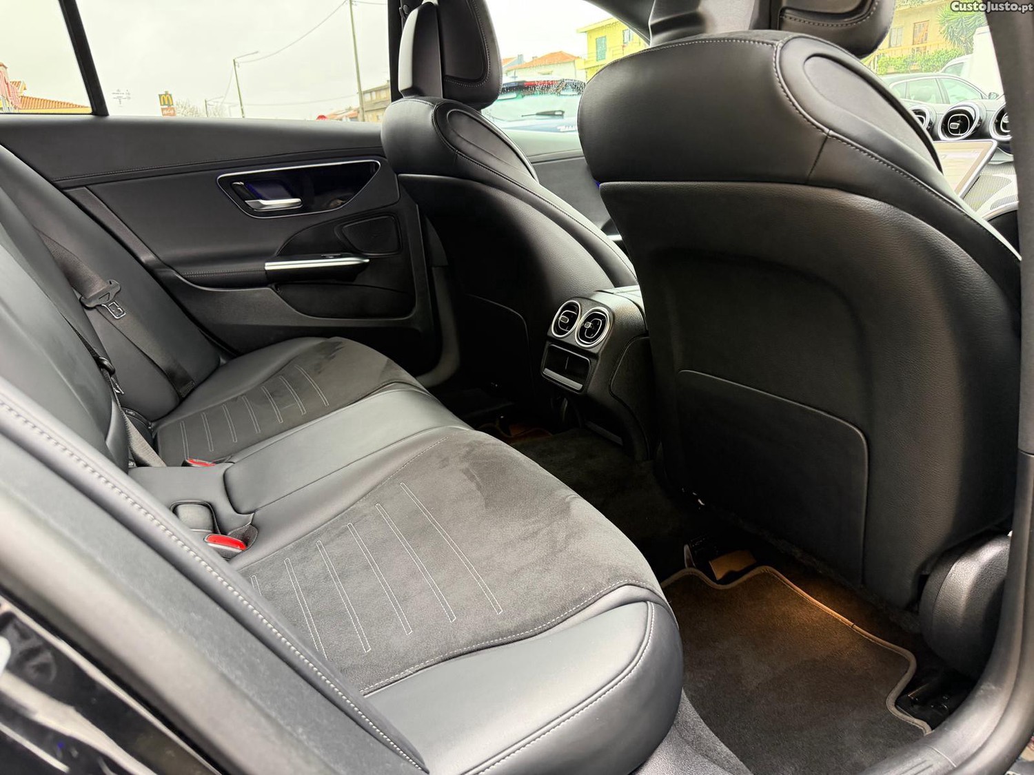 Mercedes-Benz C 300 d AMG Line — fotografia 12