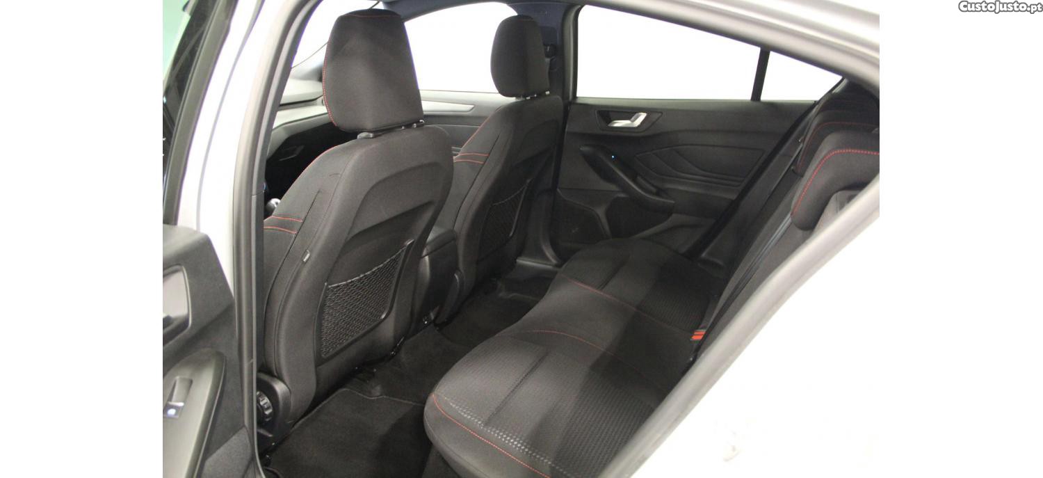 Ford Focus 1.0 EcoBoost 125cv MHEV ST-Line — fotografia 5