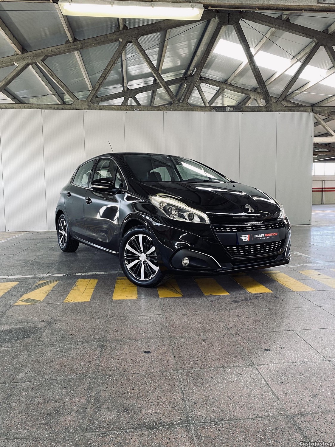 Peugeot 208 1.2 Turbo Allure 110cv — photo 2