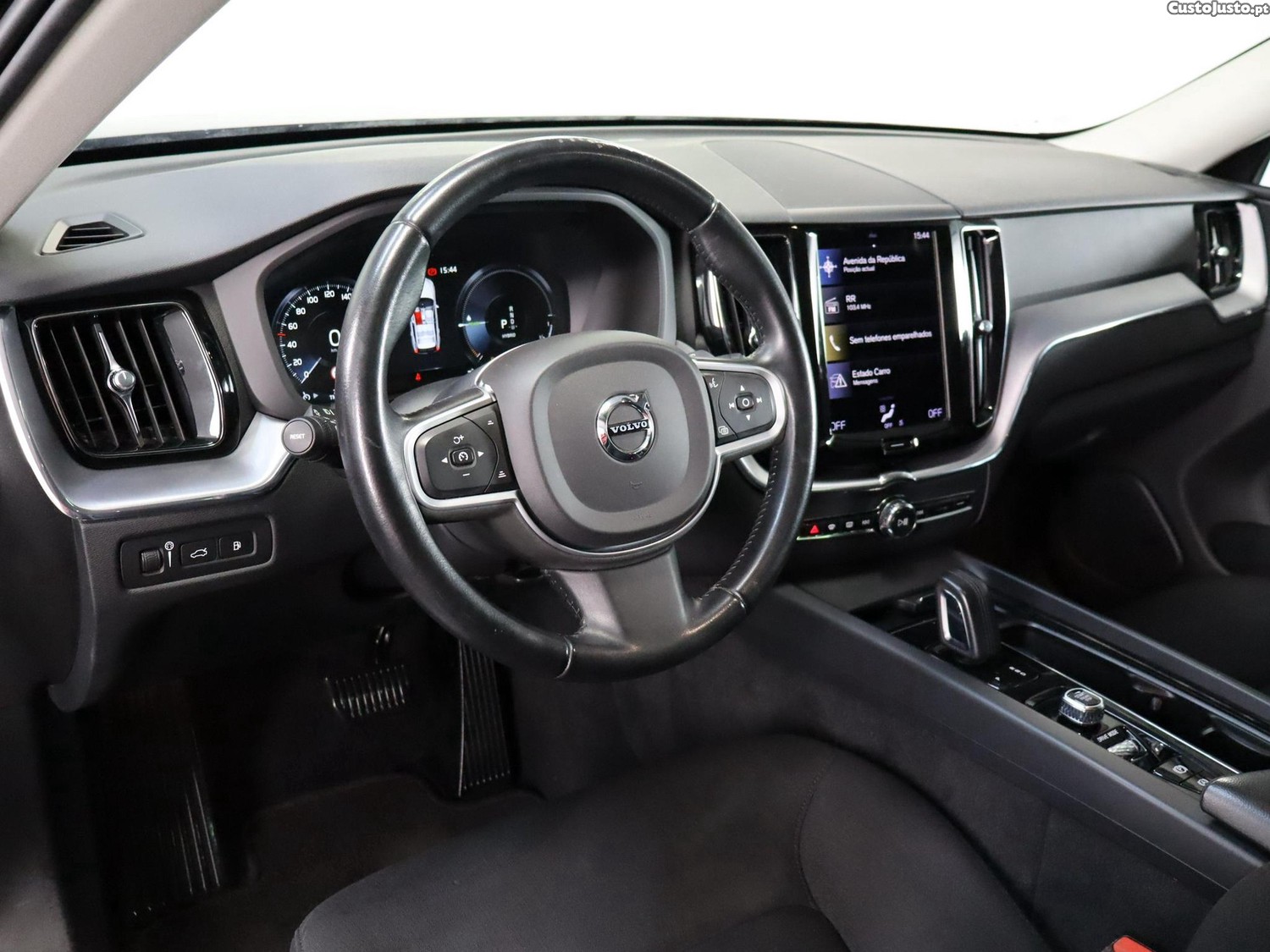 Volvo XC 60 2.0 T6 PHEV Inscription AWD — fotografia 17