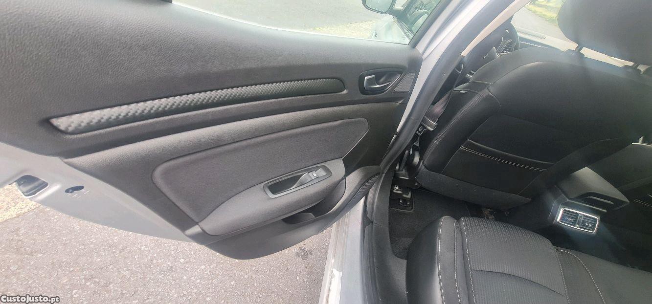 Renault Mégane 1.2TCE — fotografia 5