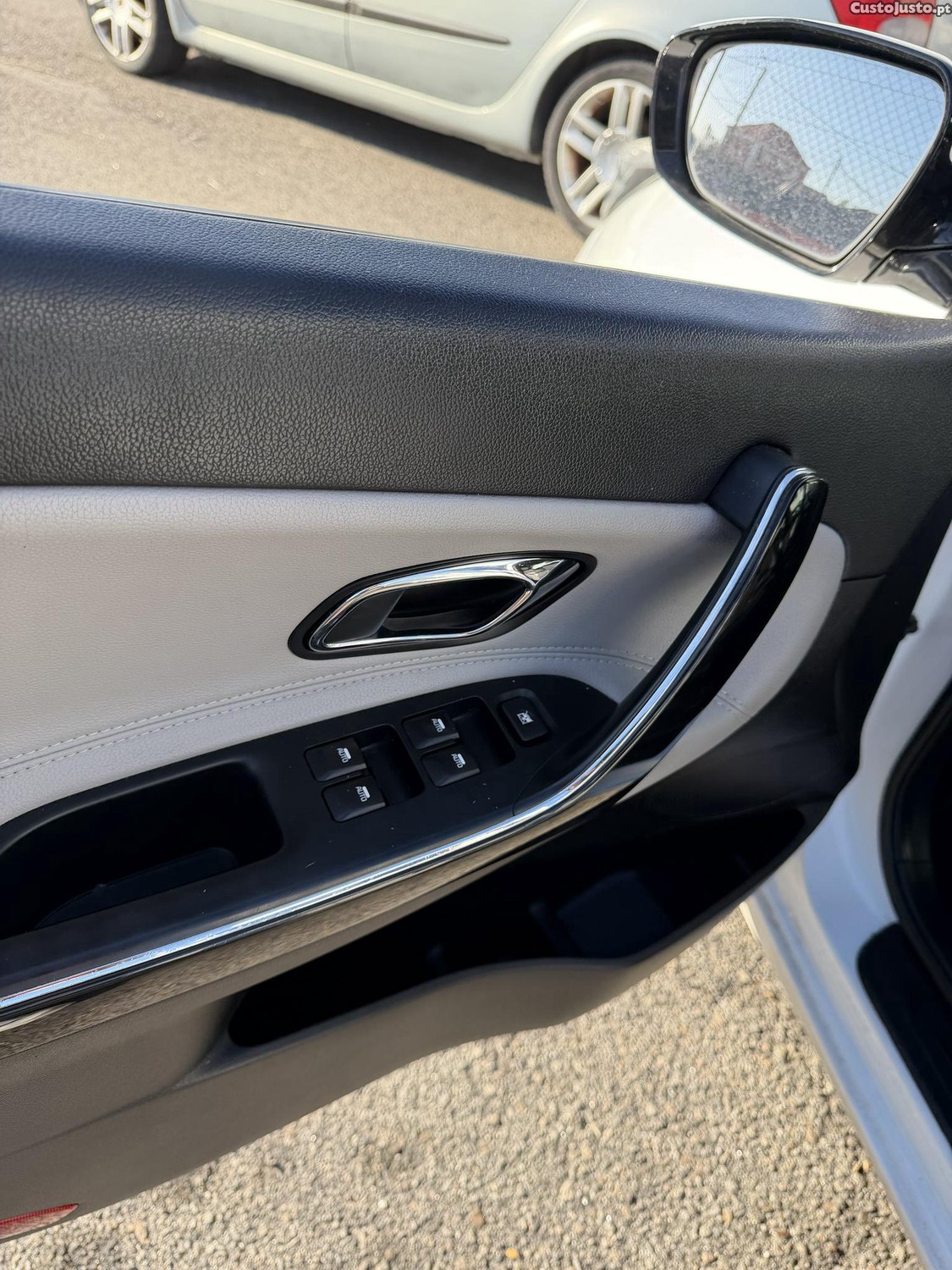 Kia Ceed 1.6CRDi 128CV — fotografia 11