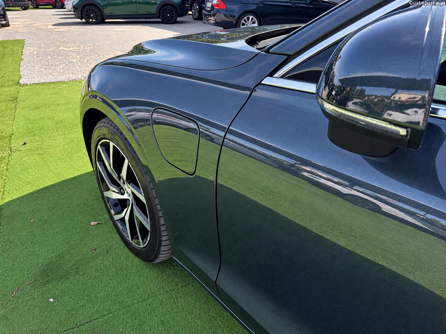 Volvo V60 2.0 T8 AWD TE Momentum Plus — fotografia 11