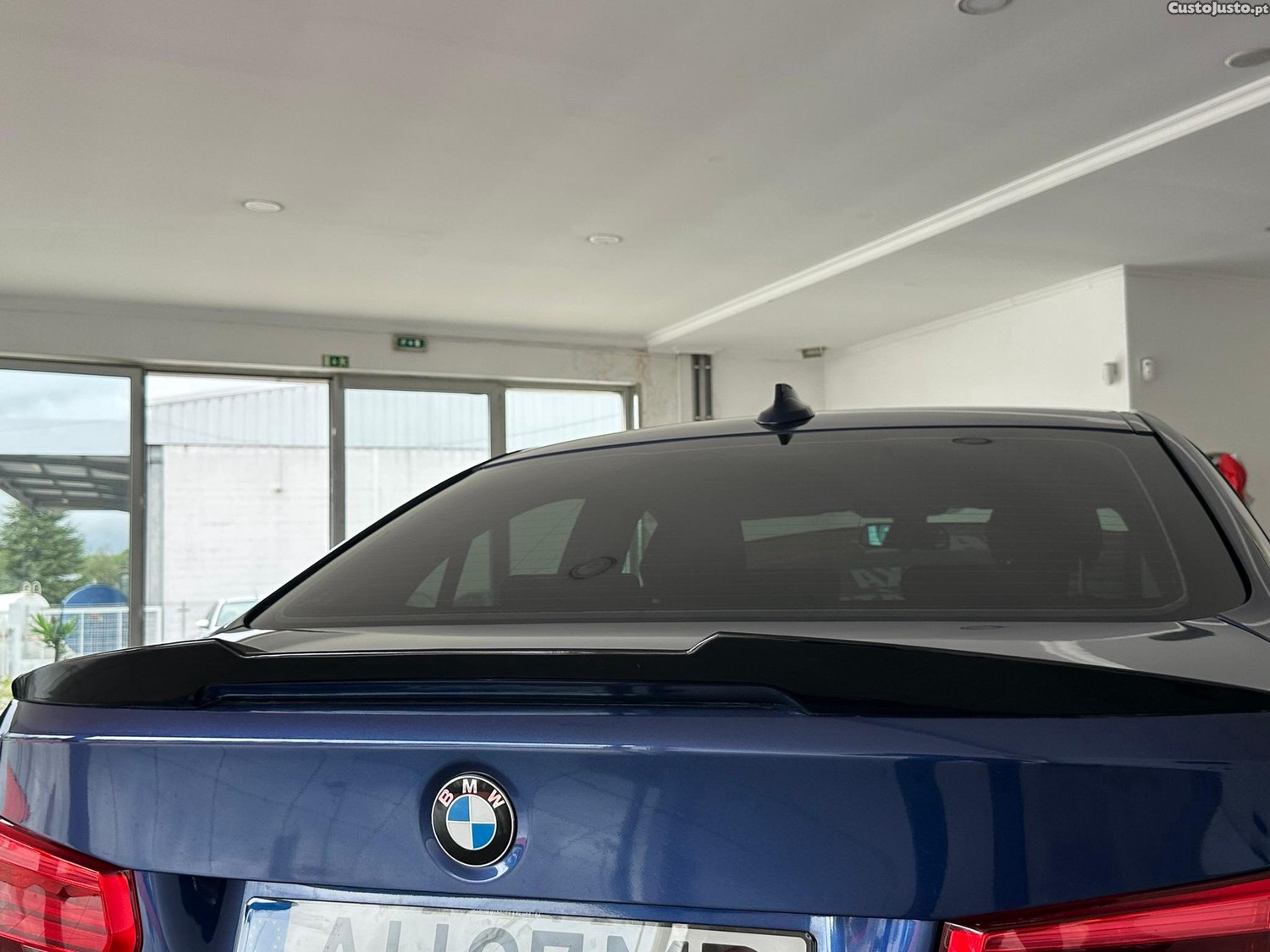 BMW 318 d Pack M Shadow Auto — fotografia 11