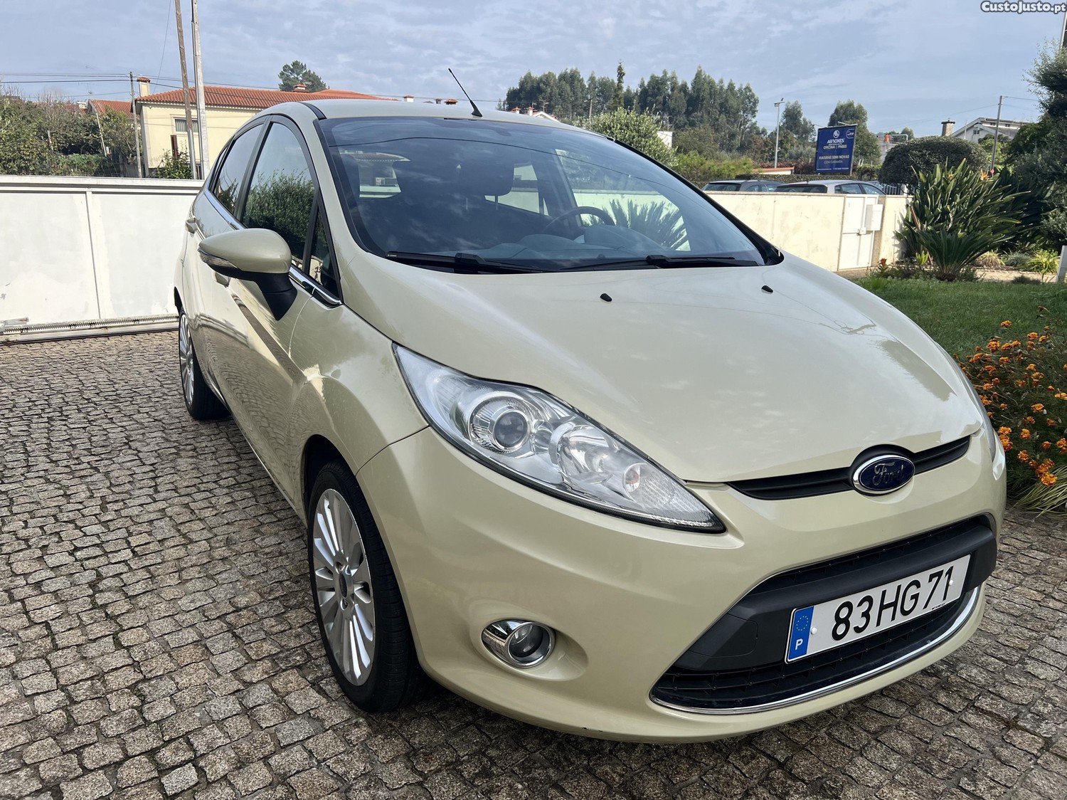 Ford Fiesta 1.2i AC Titanium — photo 4