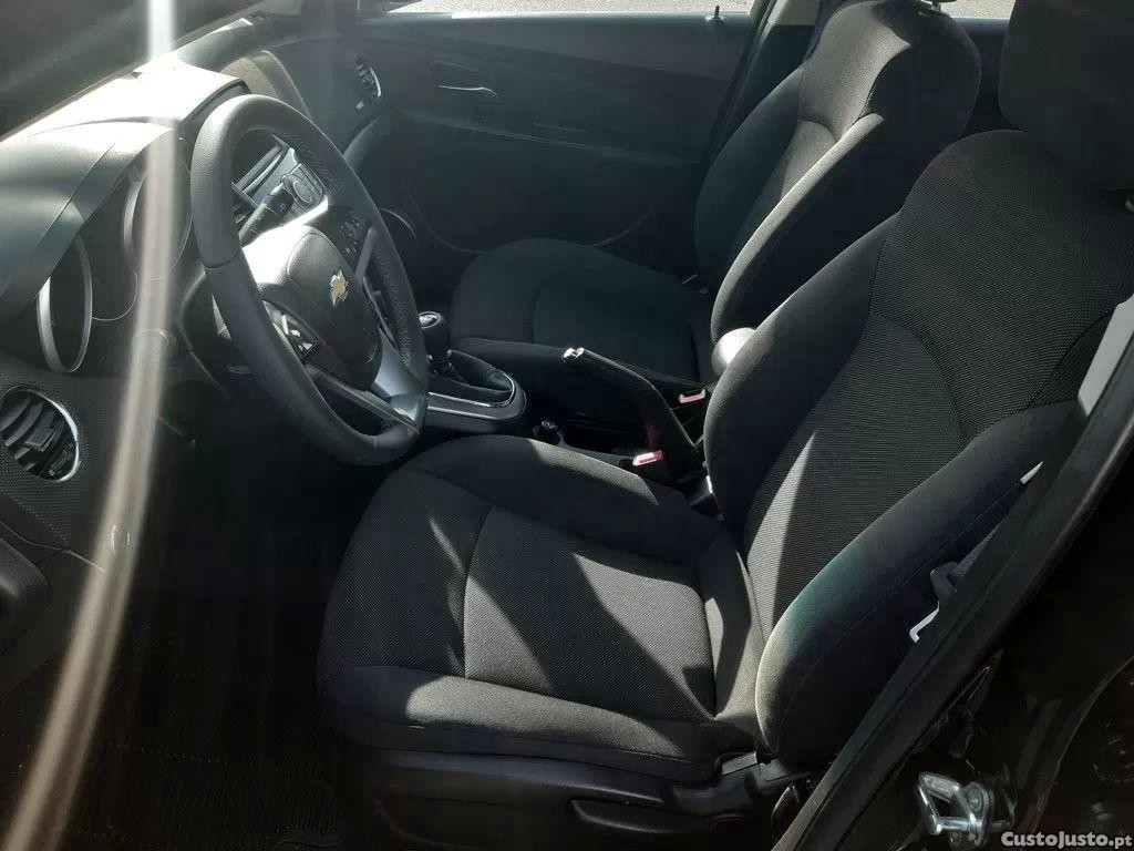 Chevrolet Cruze 1.7 vcdi ltz — fotografia 6