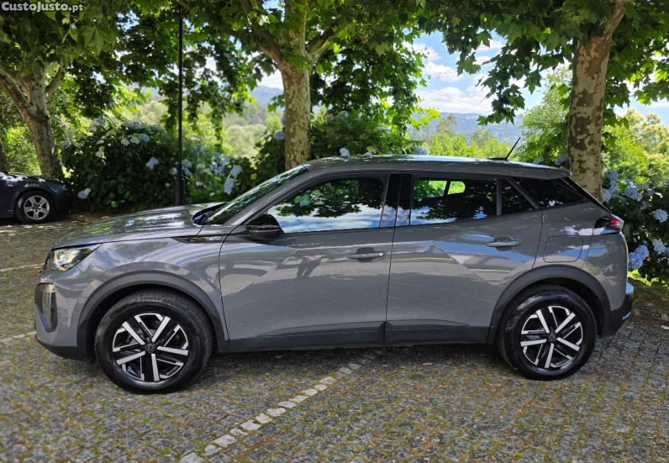 Peugeot 2008 50 kWh Active Pack — fotografia 9