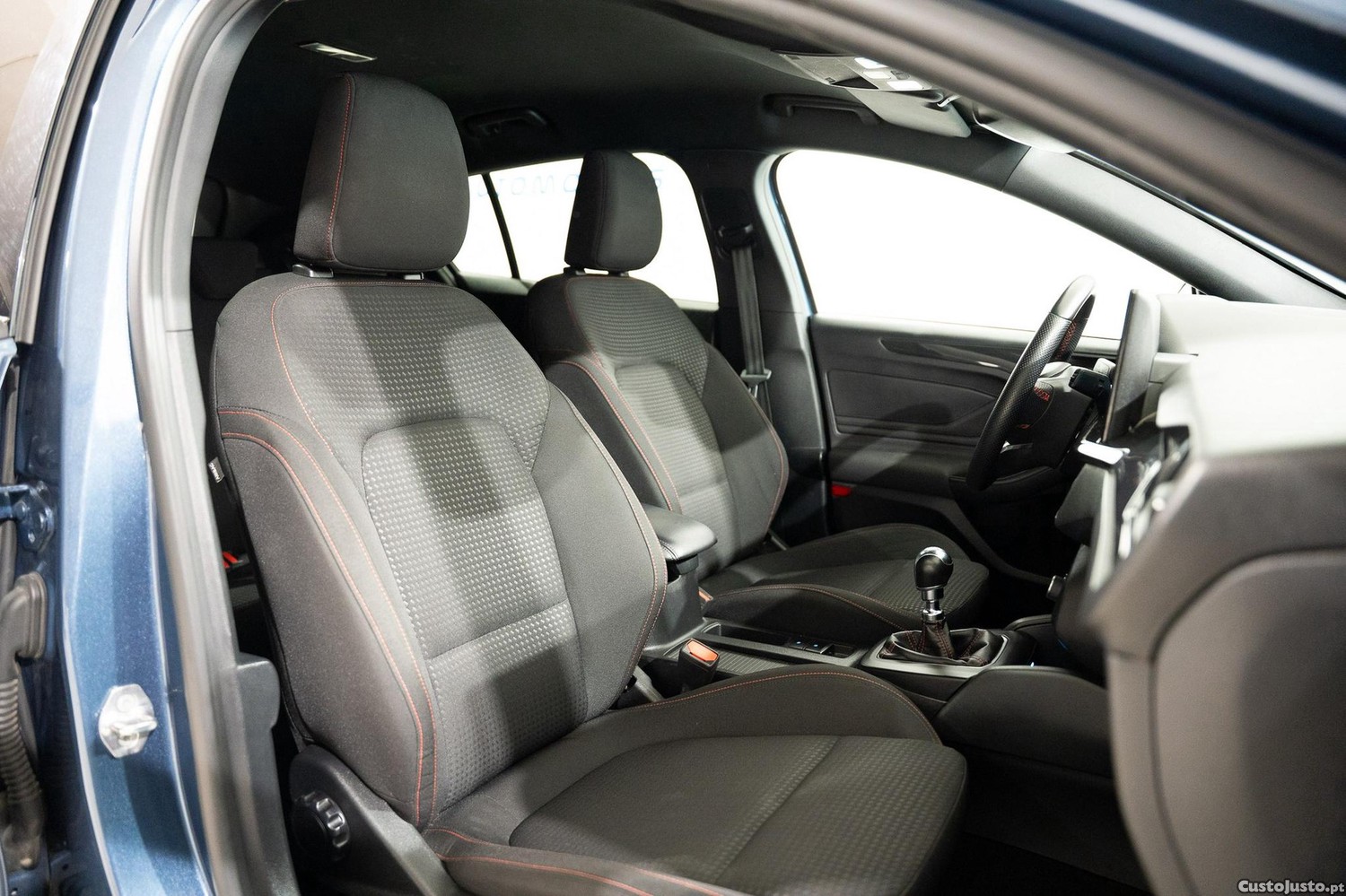 Ford Focus SW 1.0 EcoBoost MHEV ST-Line — fotografia 3