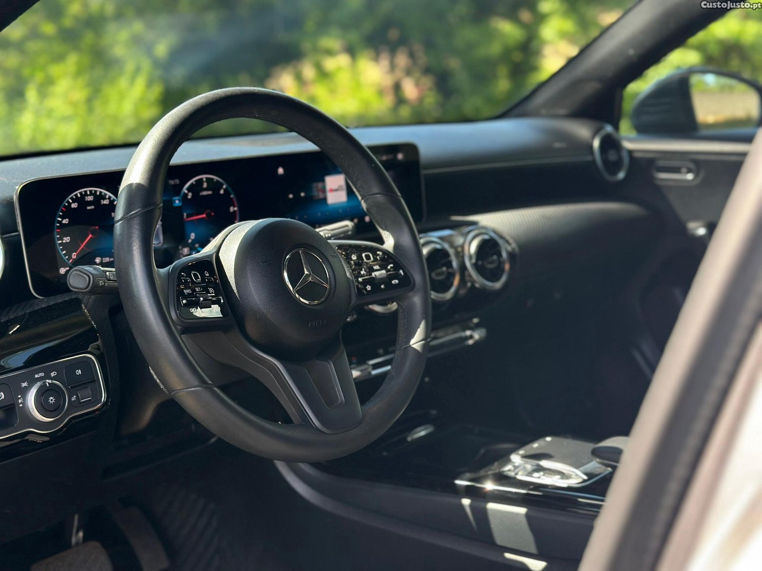 Mercedes-Benz A 180 d Style Plus Aut. — fotografia 17