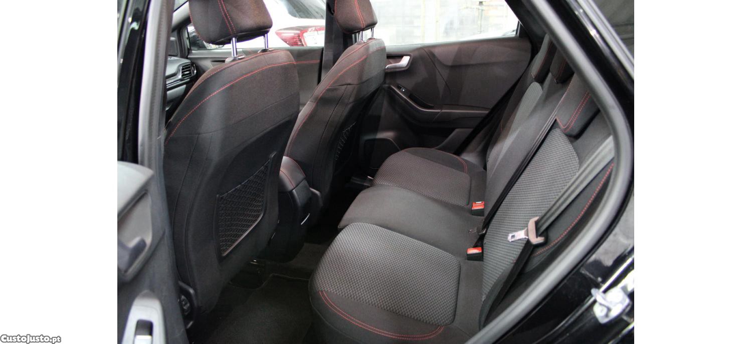 Ford Puma 1.0 EcoBoost MHEV ST-Line X Vivid Ruby Edition — fotografia 2