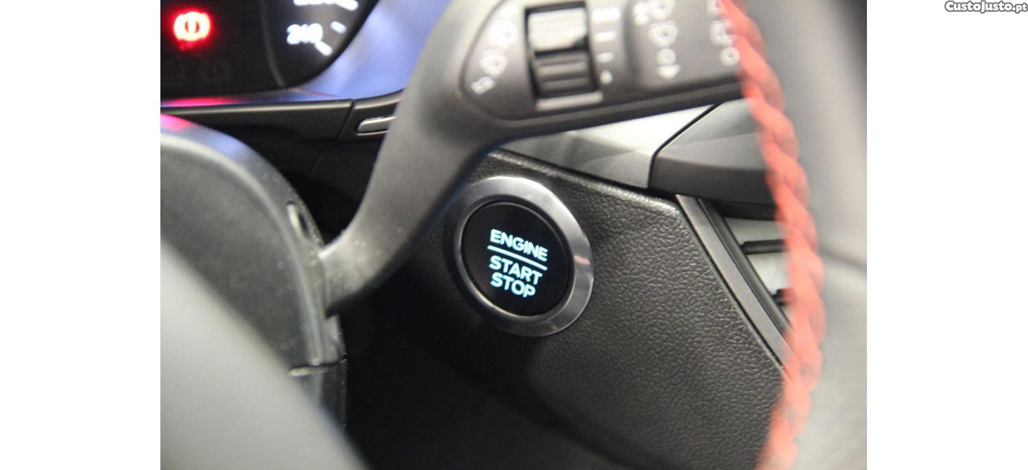 Ford Focus 1.0 EcoBoost MHEV ST-Line — fotografia 8
