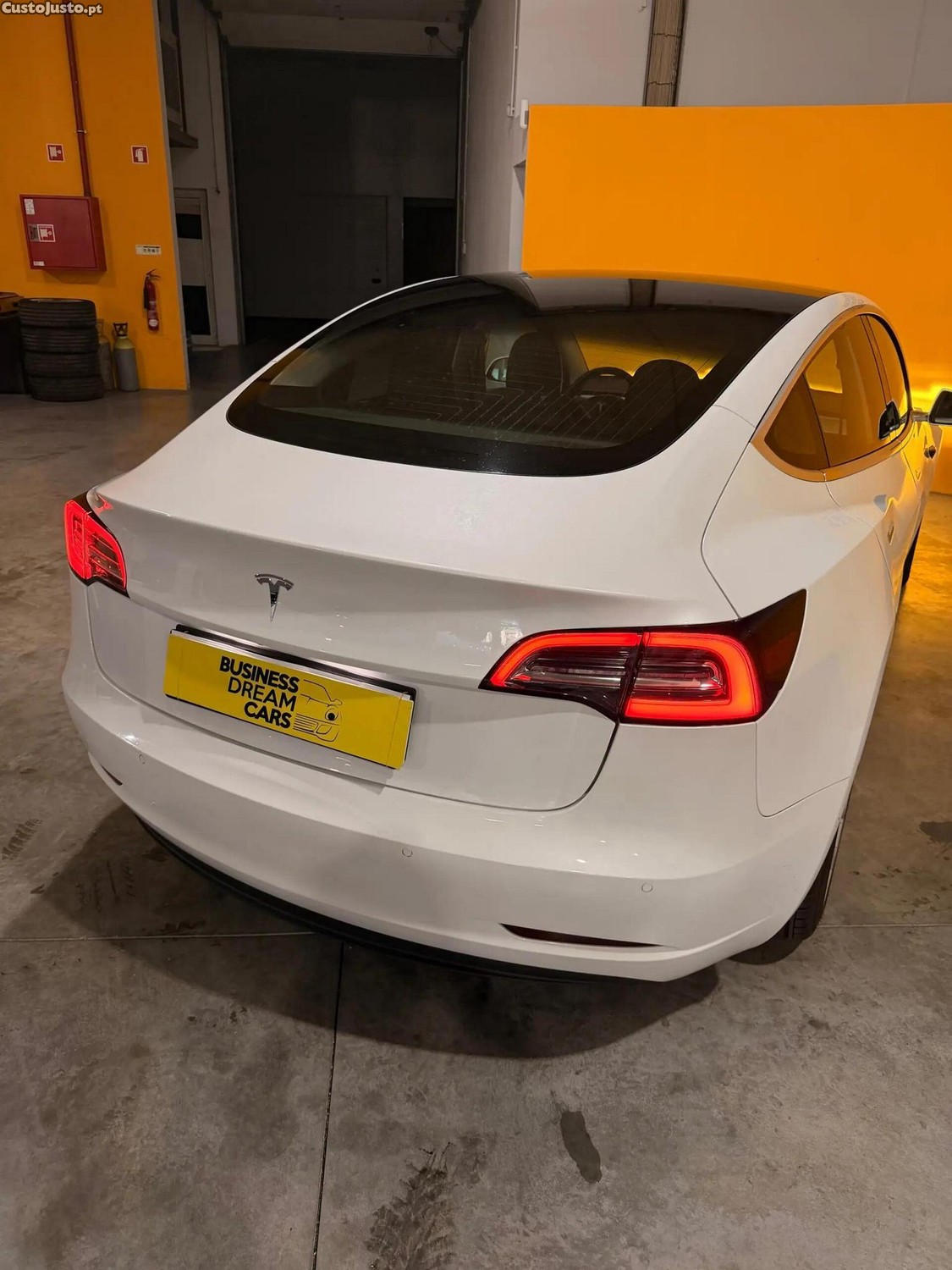 Tesla Model 3 Standard Range Plus RWD — fotografia 7