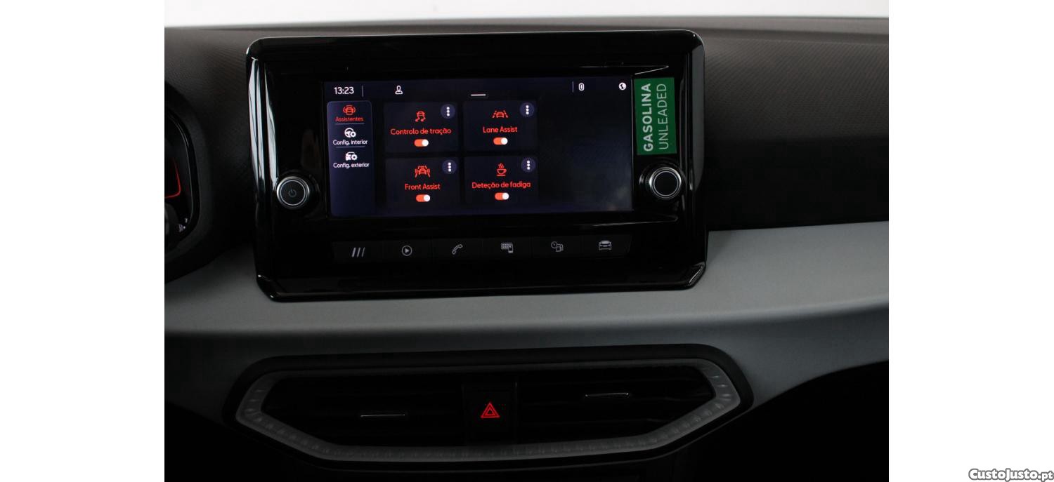 SEAT Arona 1.0 TSI Style 95cv — fotografia 10
