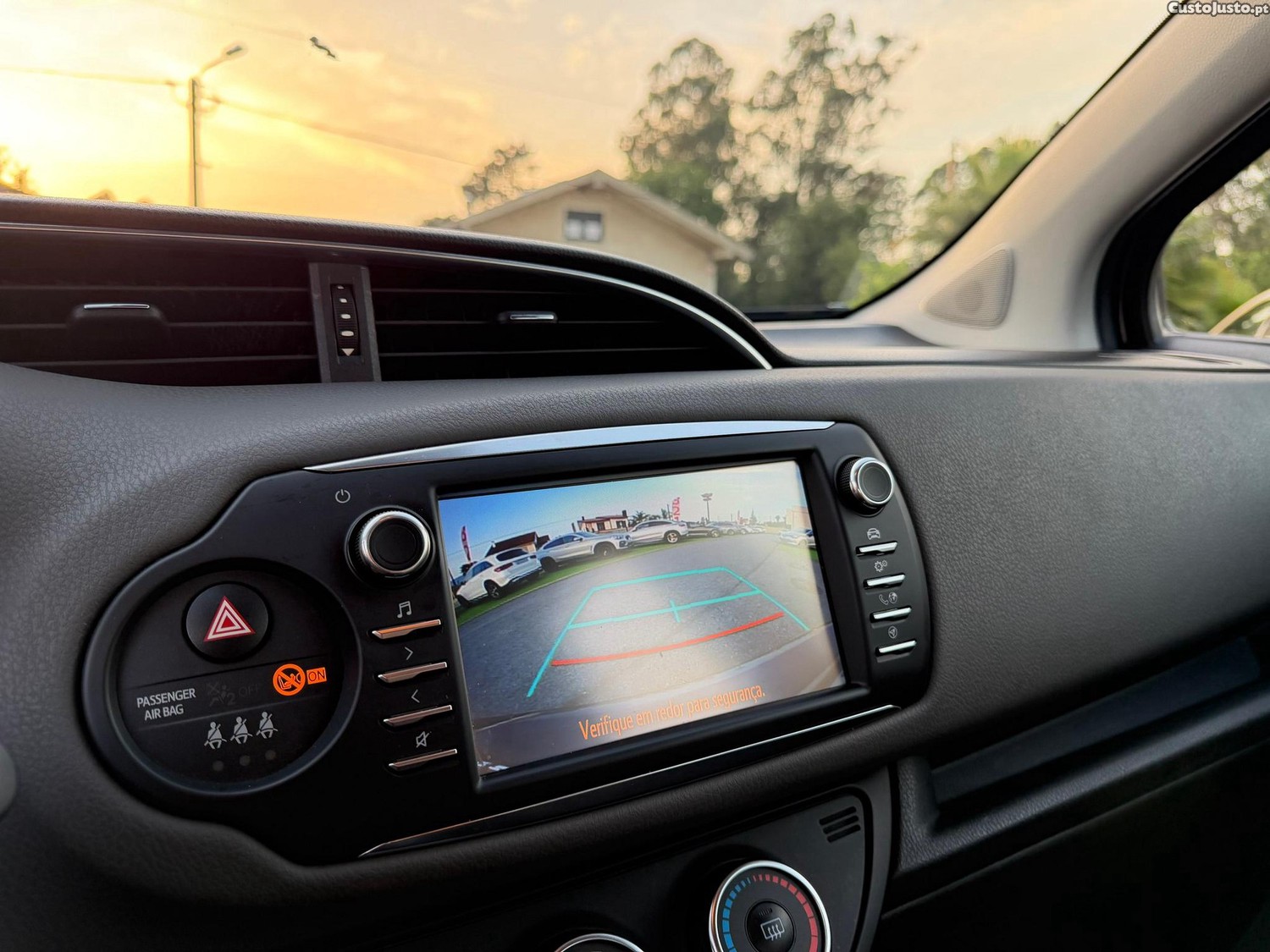 Toyota Yaris 1.0 VVT-i Comfort — fotografia 15