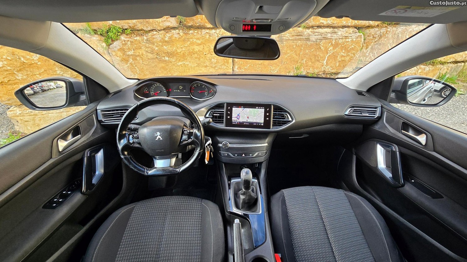 Peugeot 308 SW 1.6 BlueHDi Active — fotografia 23