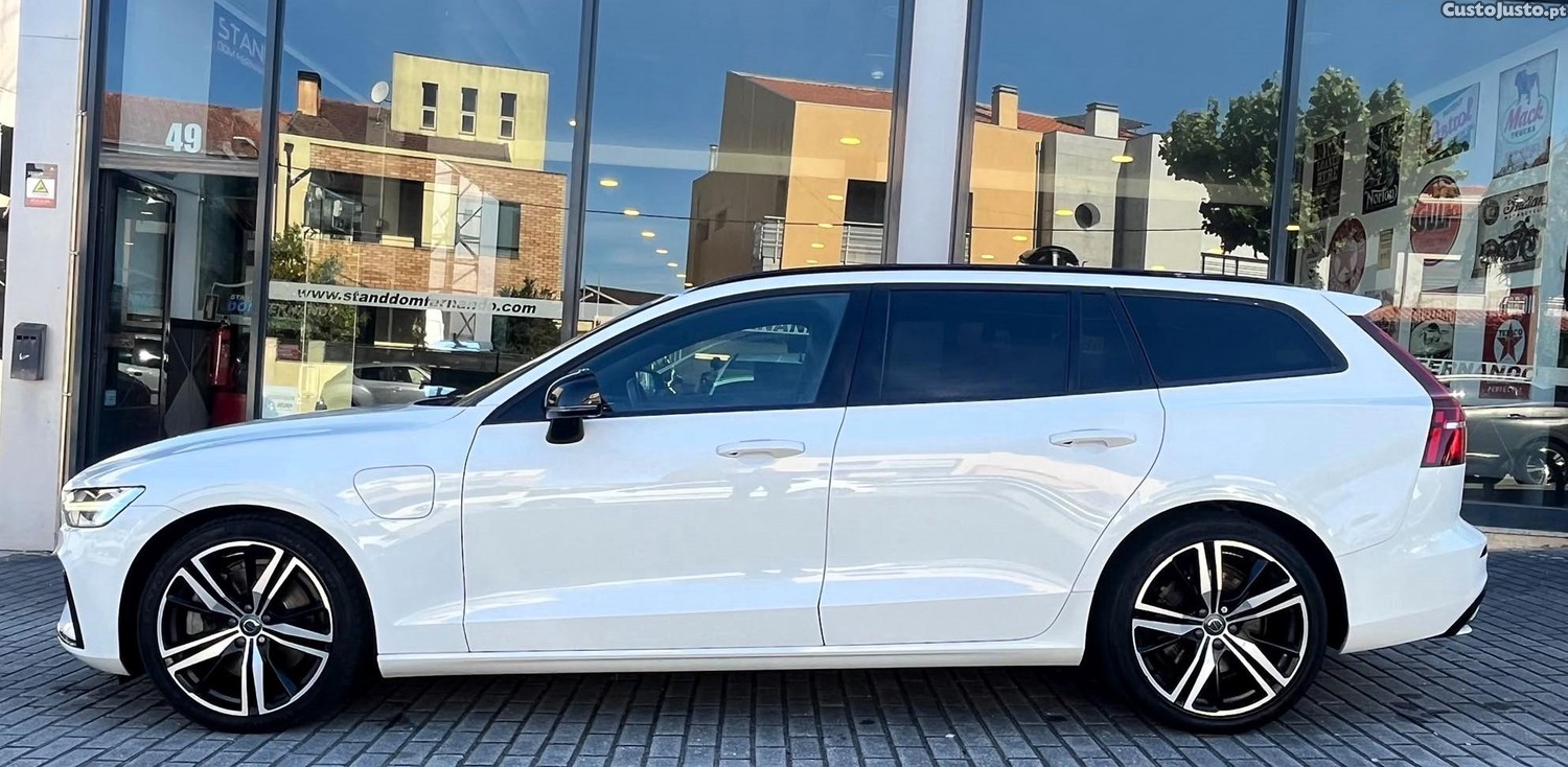 Volvo V60 2.0 T6 AWD TE R-Design Expression — fotografia 20