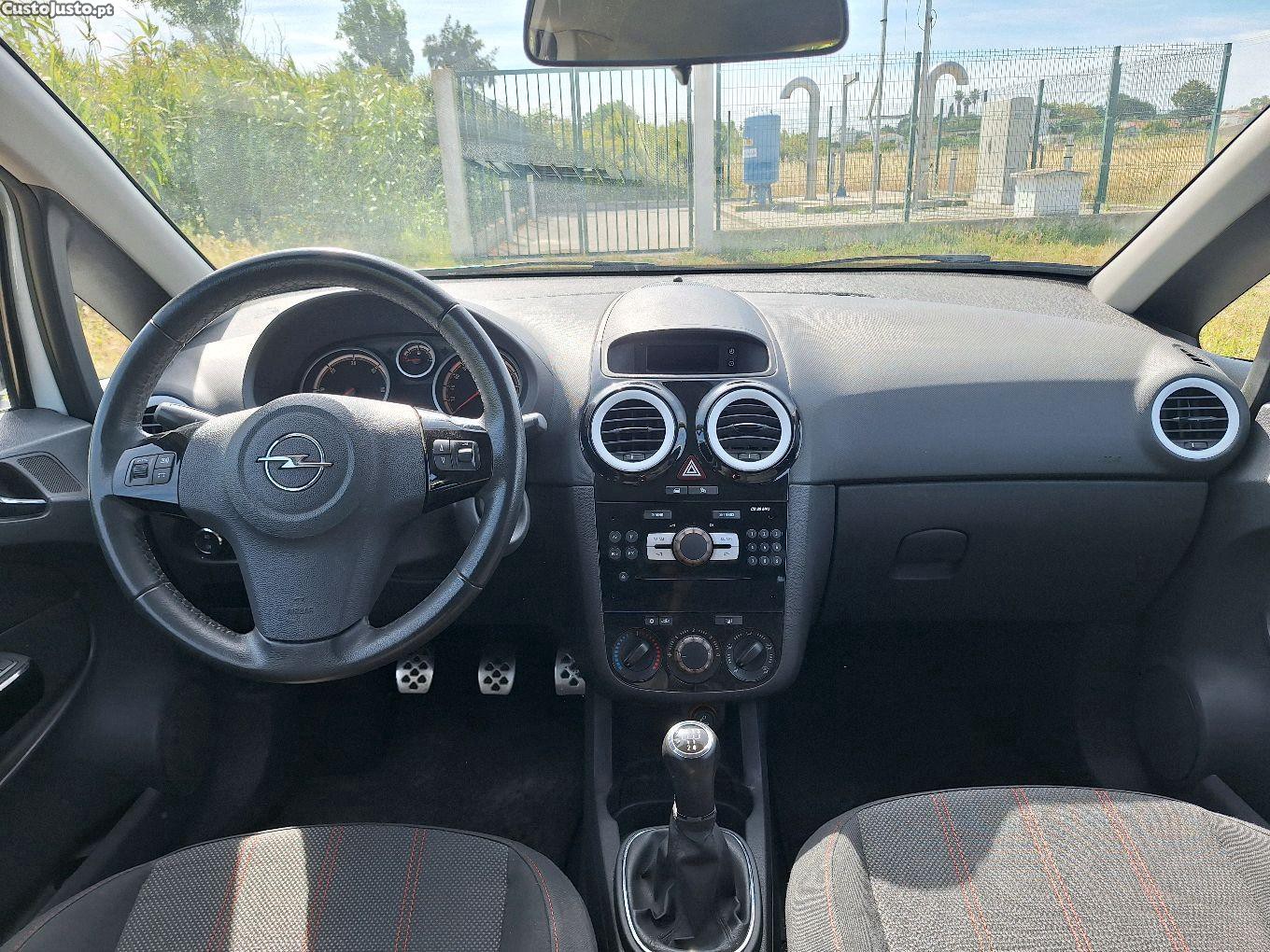 Opel Corsa D 1.3 CDTi Black Edition — fotografia 5