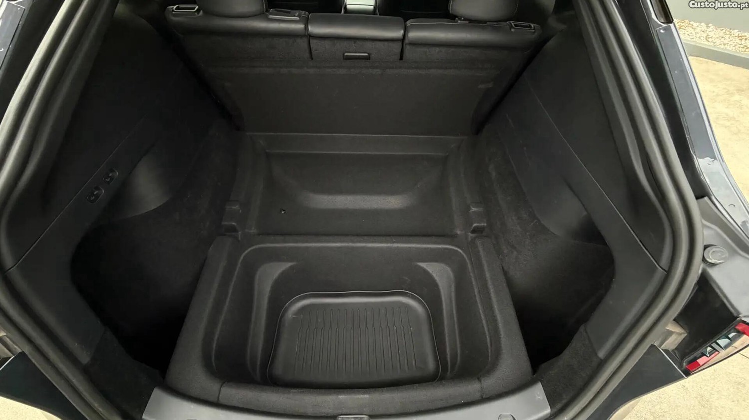 Tesla Model Y Long Range Tração Integral — fotografia 8