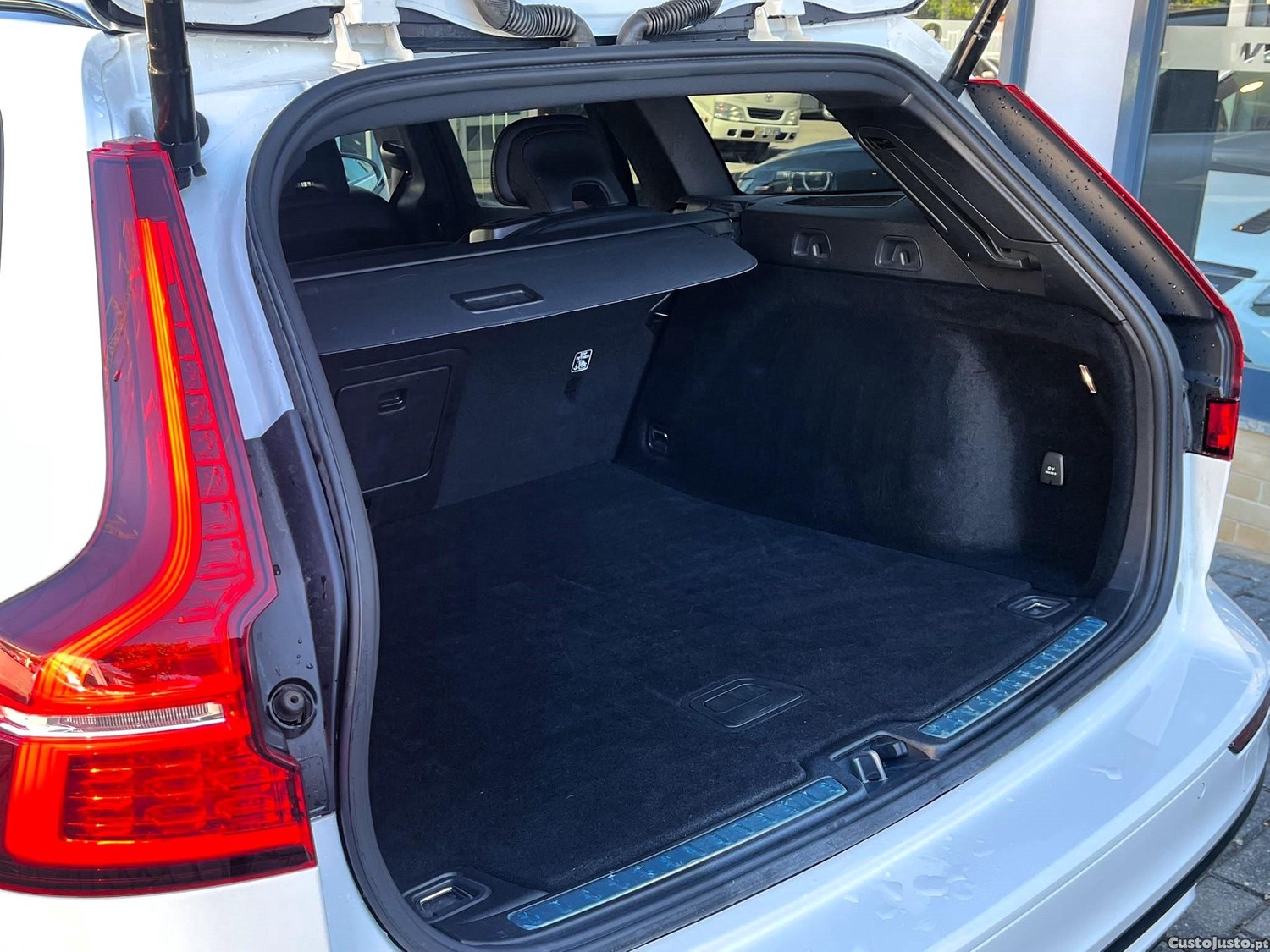 Volvo V60 2.0 T6 AWD TE R-Design Expression — fotografia 6