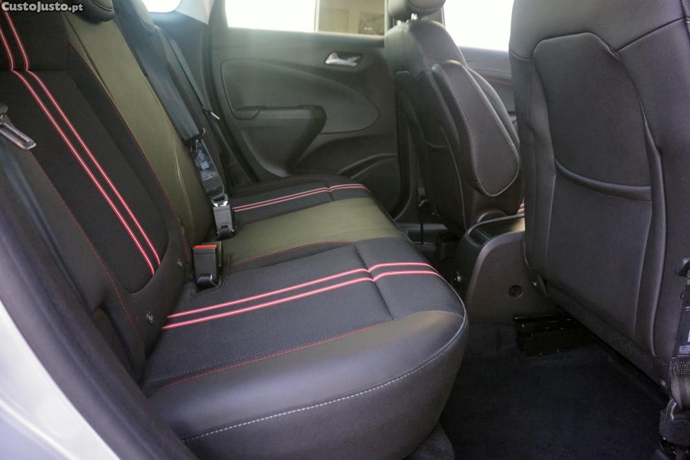 Opel Crossland X 1.2 T GS Line — fotografia 23