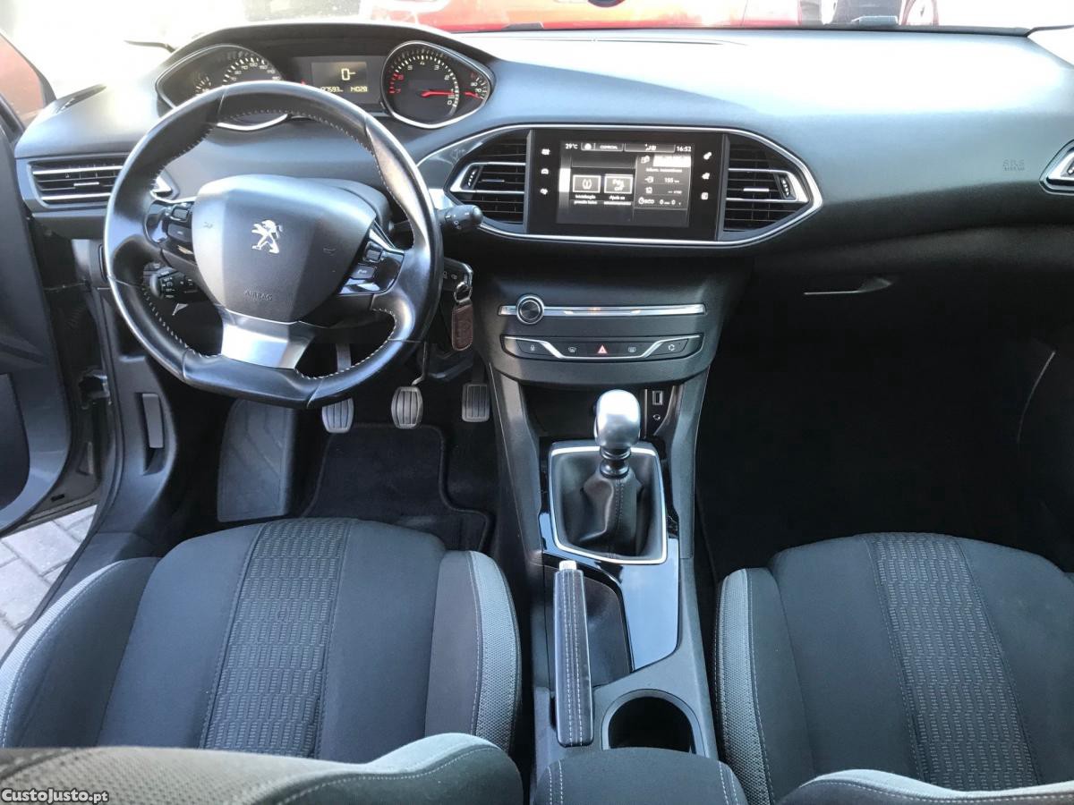 Peugeot 308 1.2 Puretech Style 130 Cv — fotografia 2