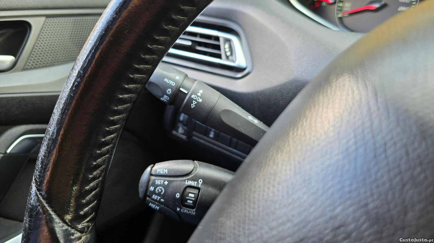 Peugeot 308 SW 1.6 BlueHDi Active — fotografia 18