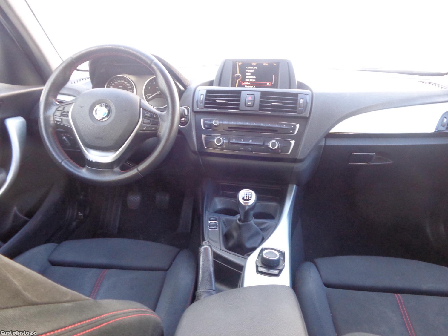 BMW 116 D Sport 5 portas — fotografia 2