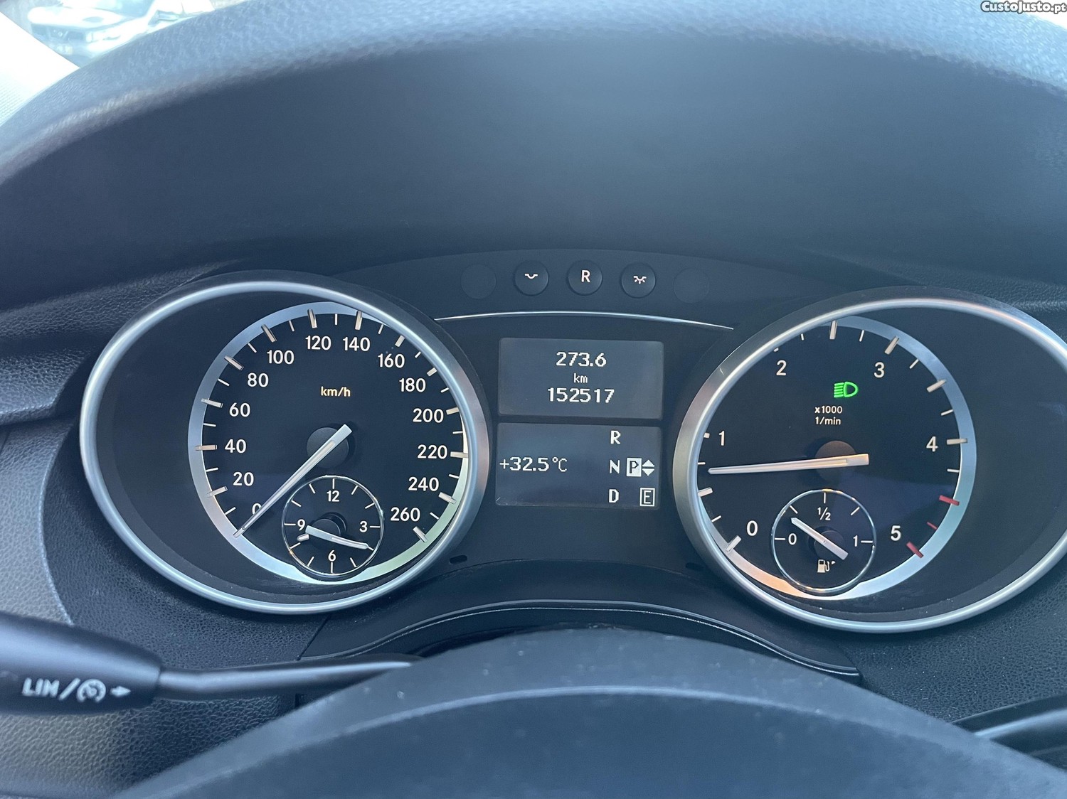 Mercedes-Benz R 350 4 Matic — fotografia 11