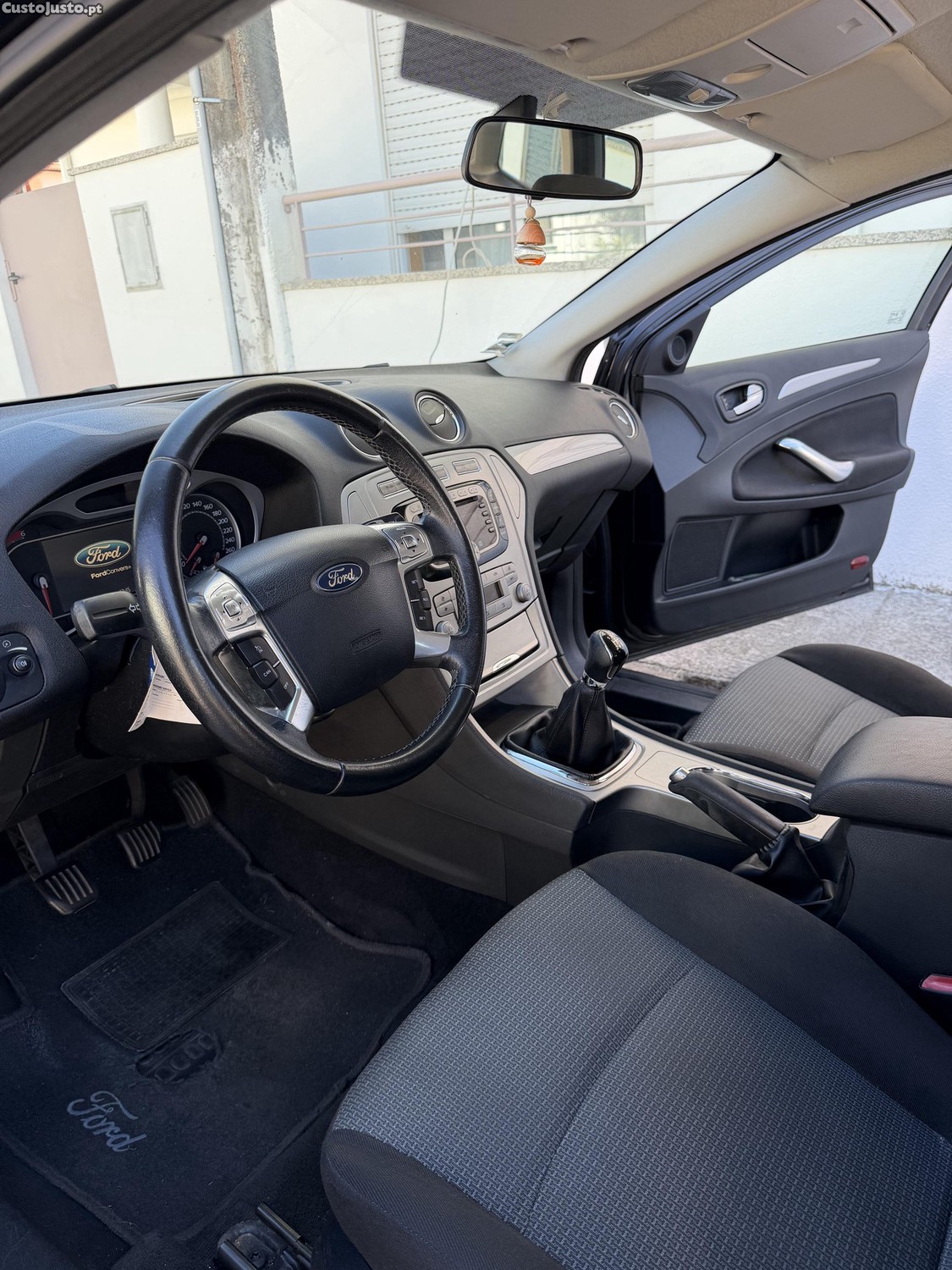 Ford Mondeo . — photo 5