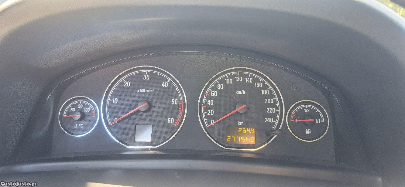 Opel Signum 2.2 DTi — fotografia 6