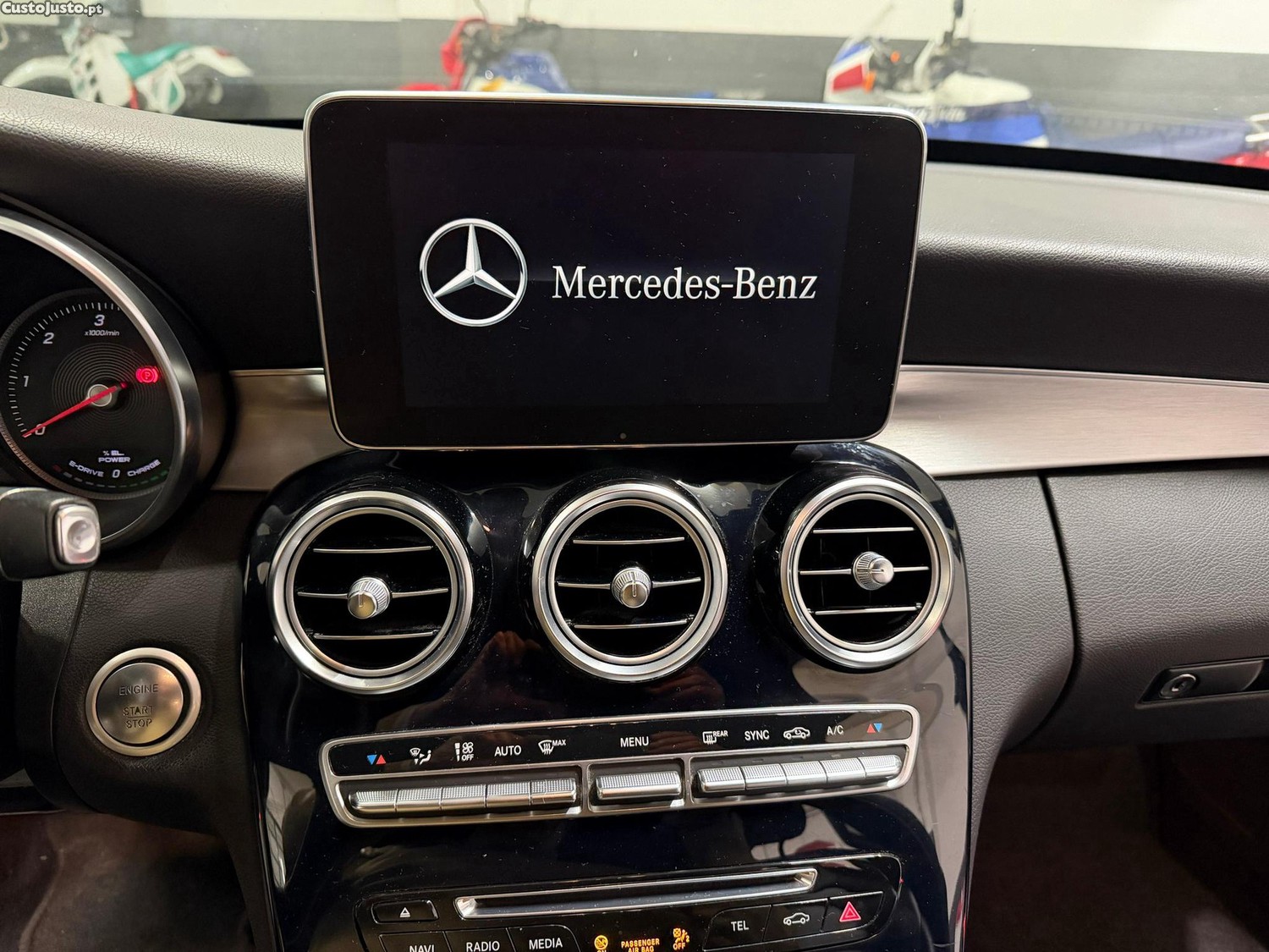 Mercedes-Benz C 300 h AMG Line — fotografia 16