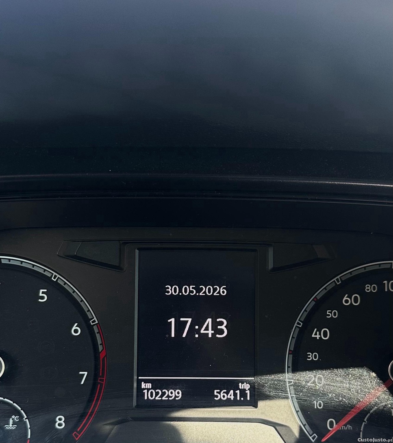 Volkswagen T-Roc 1.0 tsi — fotografia 5