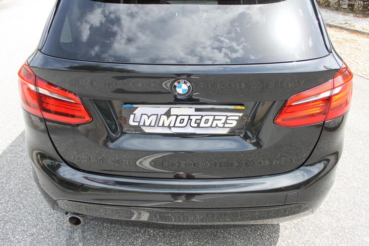 BMW 216 Active Tourer Line Sport — fotografia 13