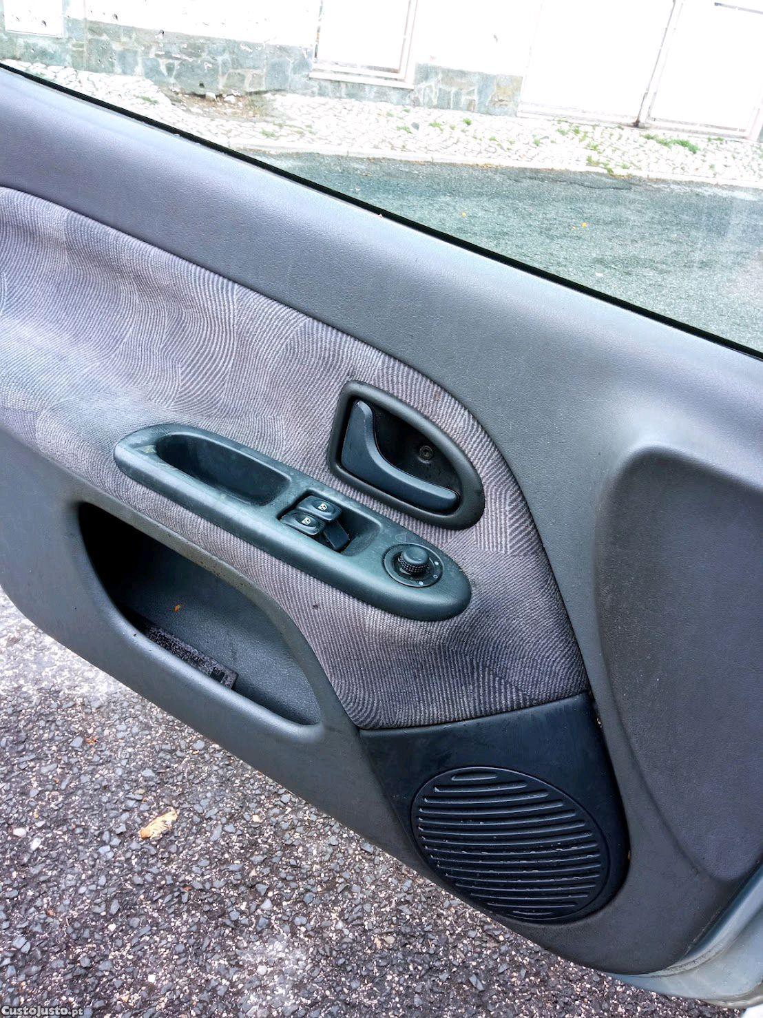 Renault Clio 1200 Rx — fotografia 3