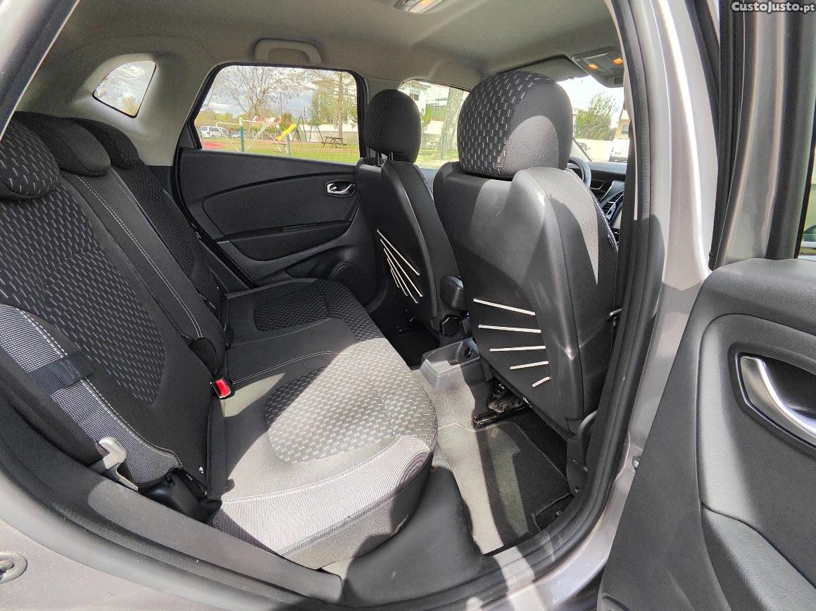 Renault Captur 0.9 TCE Exclusive - 17 foto 2