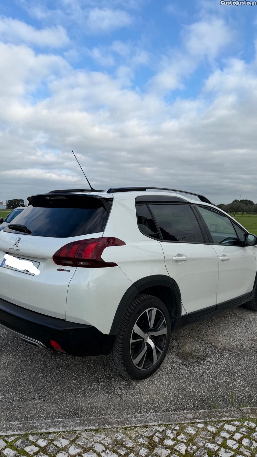 Peugeot 2008 1.2 GT Line - 17 foto 4