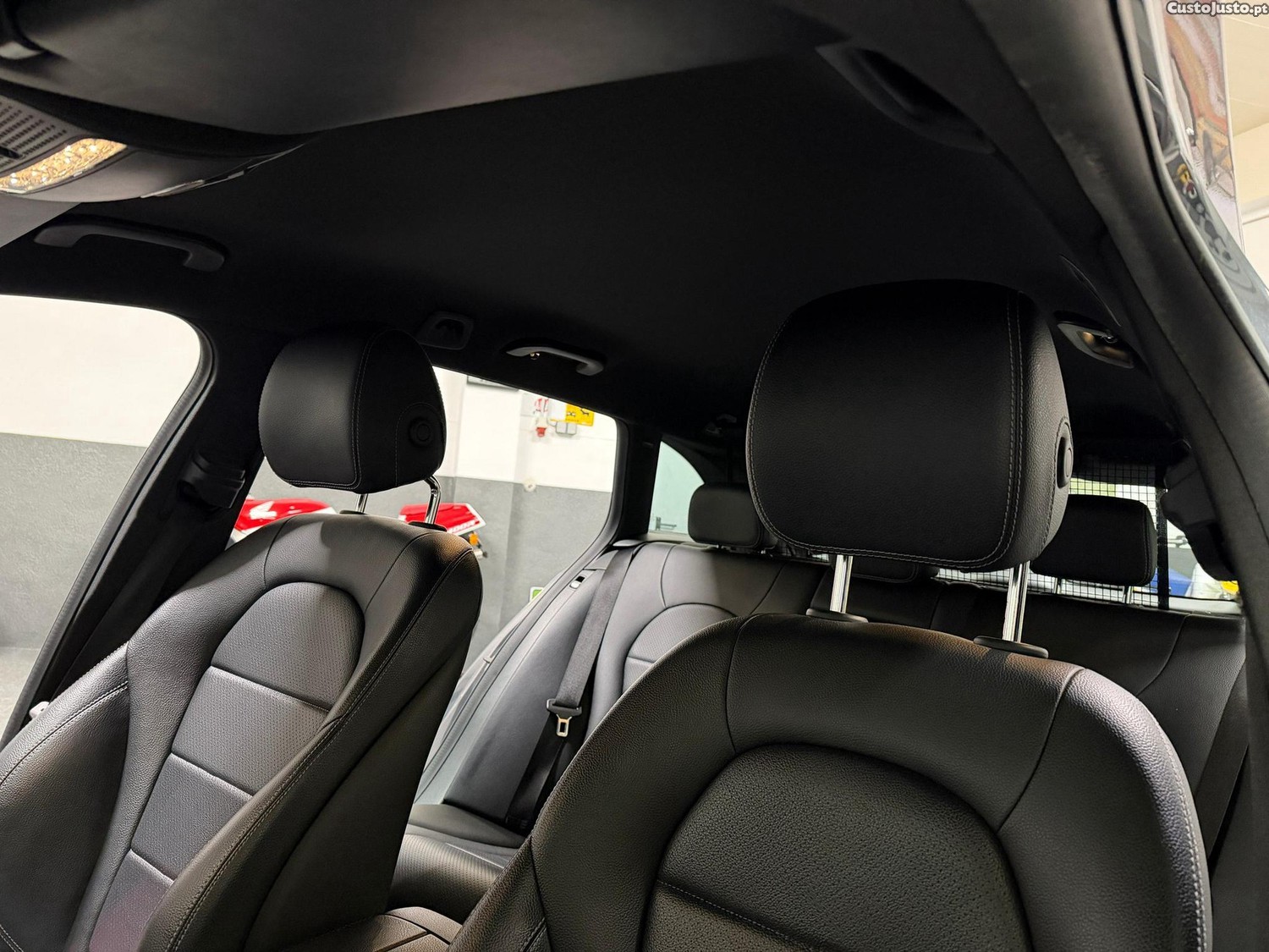 Mercedes-Benz C 300 h AMG Line — fotografia 11