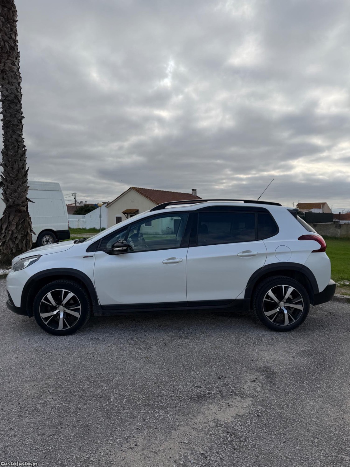 Peugeot 2008 1.2 GT Line - 17 foto 5