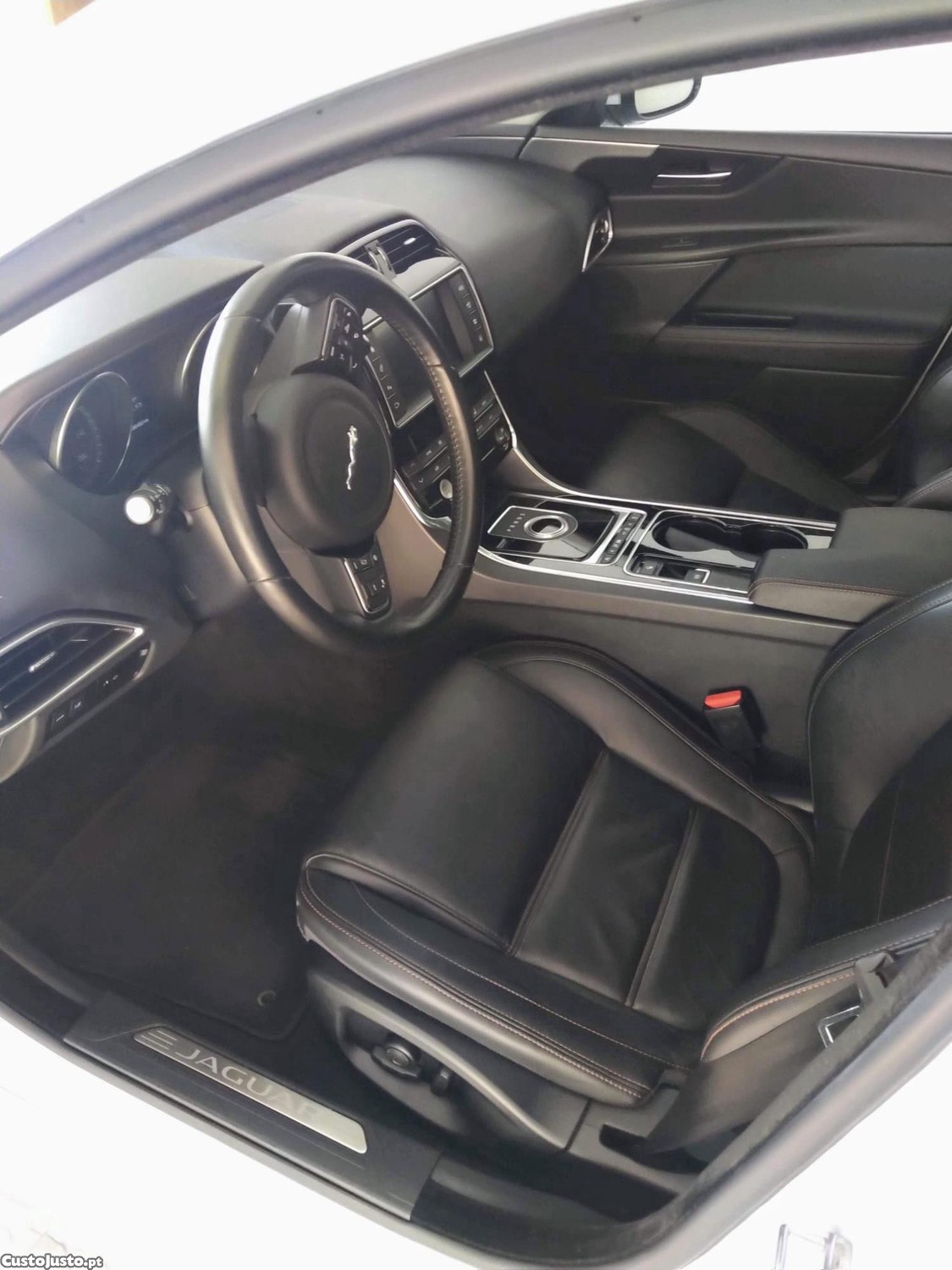 Jaguar XE Xe - 17 foto 4