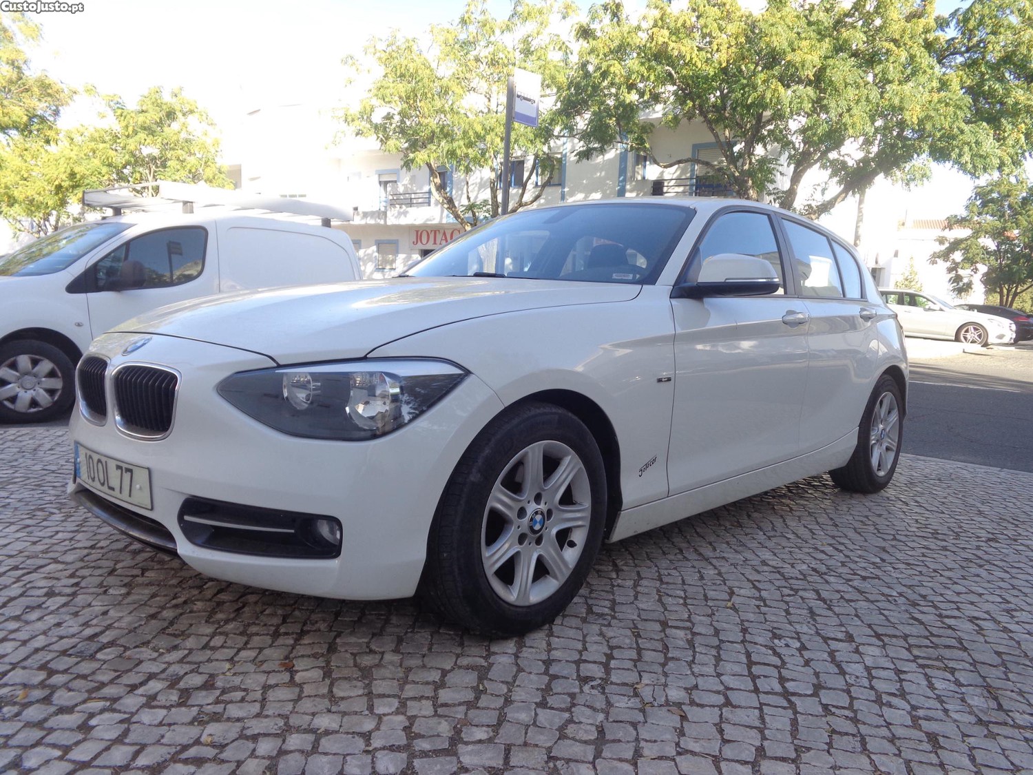 BMW 116 D Sport 5 portas — fotografia 6