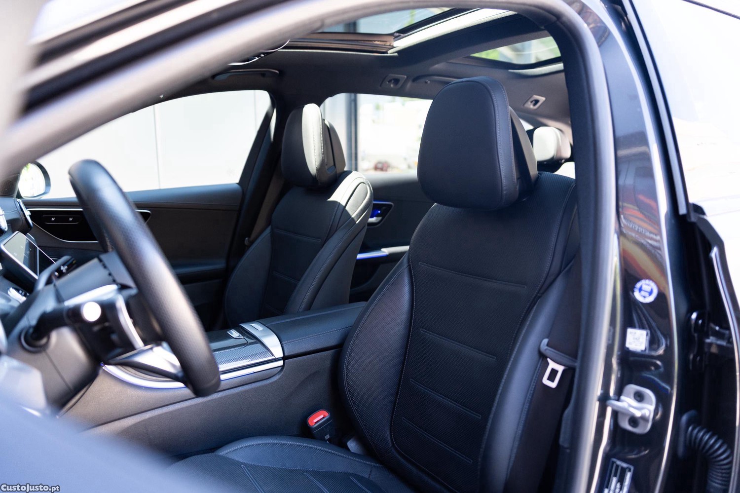 Mercedes-Benz C 300 e T 9G-TRONIC AMG Line — fotografia 16