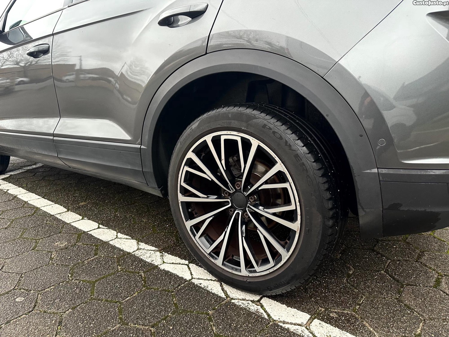 Volkswagen T-Roc 1.0 tsi — fotografia 6