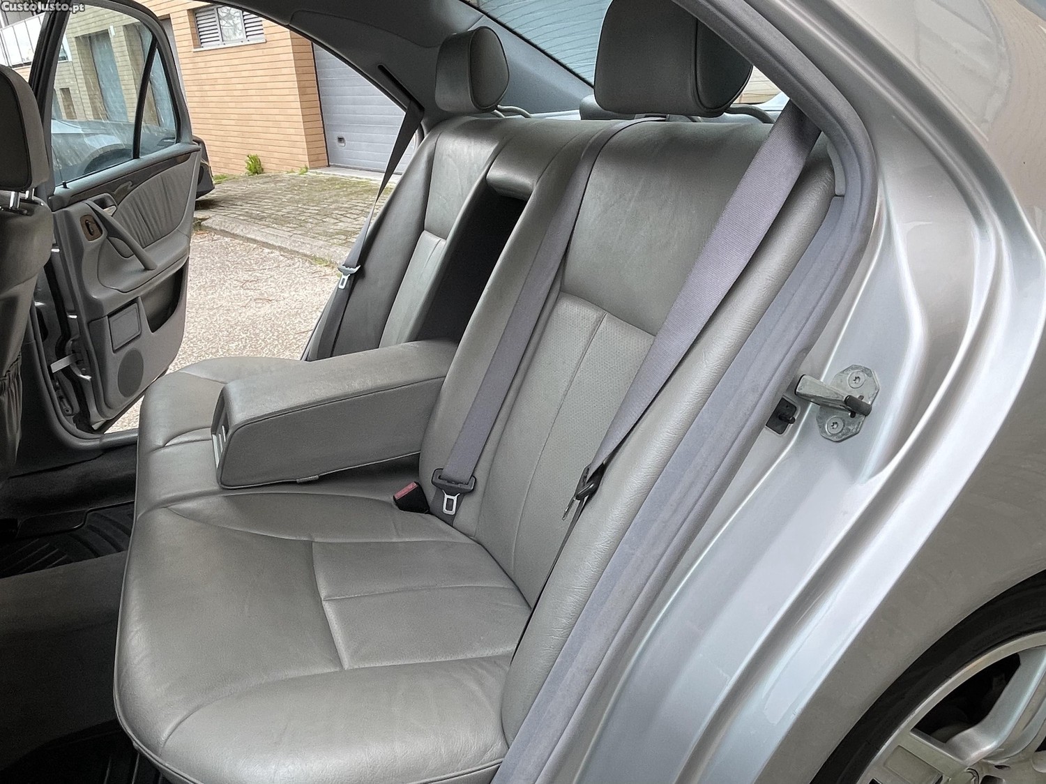 Mercedes-Benz E 320 CDI ADVANTGARDE - NACIONAL (225.000 KM!) — fotografia 3