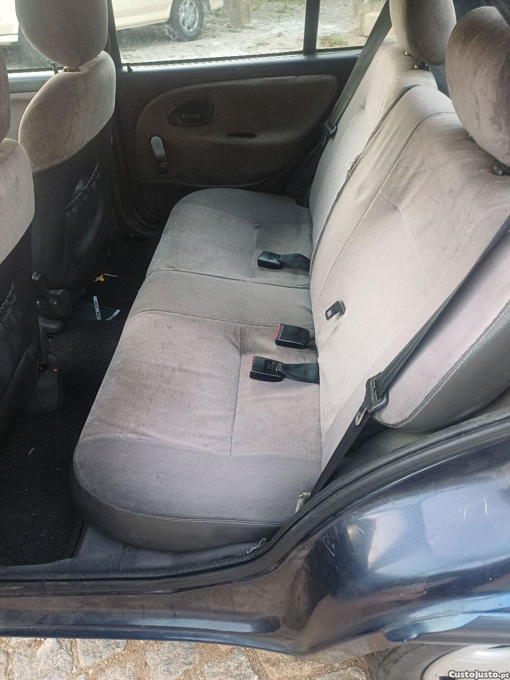 Citroën Saxo 1.5 diesel 5 lugares - 97 — photo 5