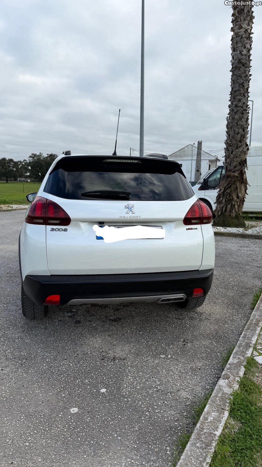 Peugeot 2008 1.2 GT Line - 17 foto 3