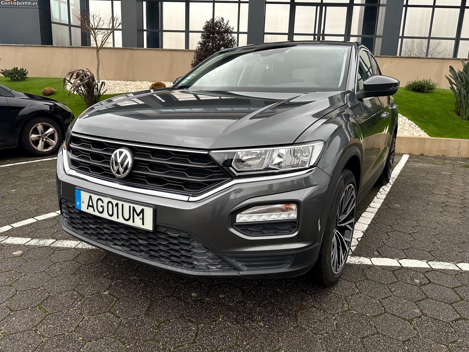 Volkswagen T-Roc 1.0 tsi — fotografia 8
