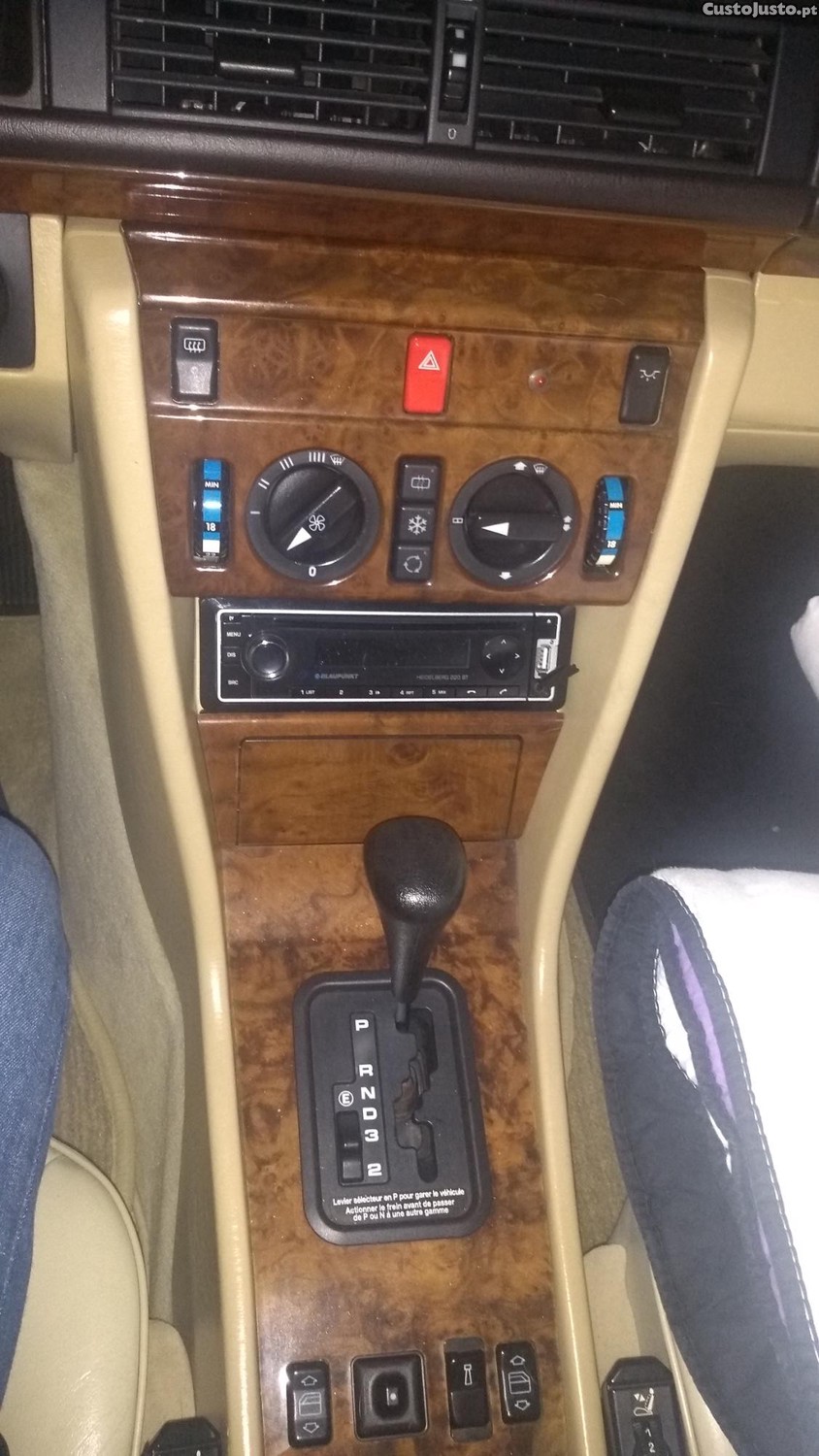Mercedes-Benz Classe E CE230 — fotografia 5