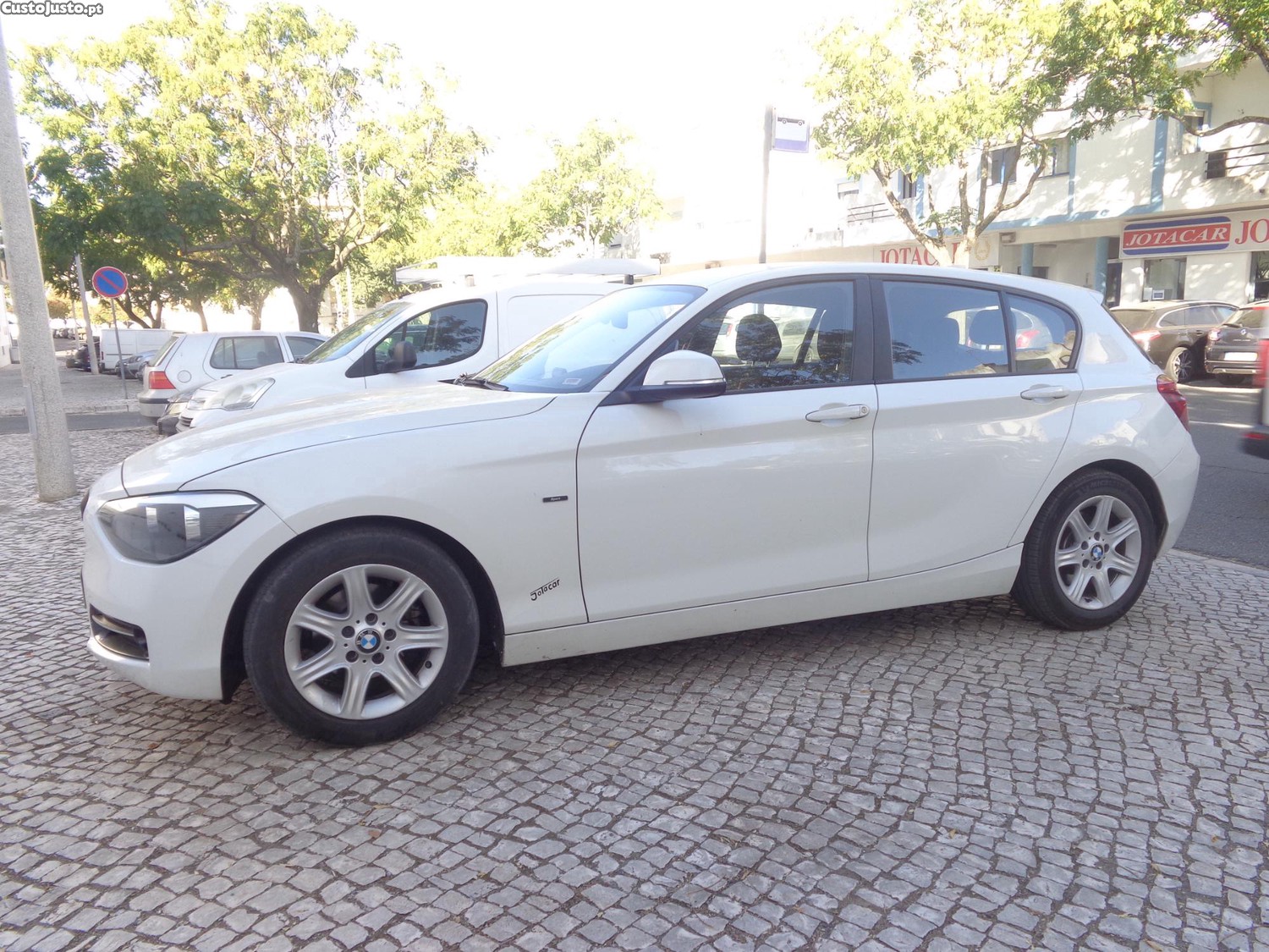 BMW 116 D Sport 5 portas — fotografia 5