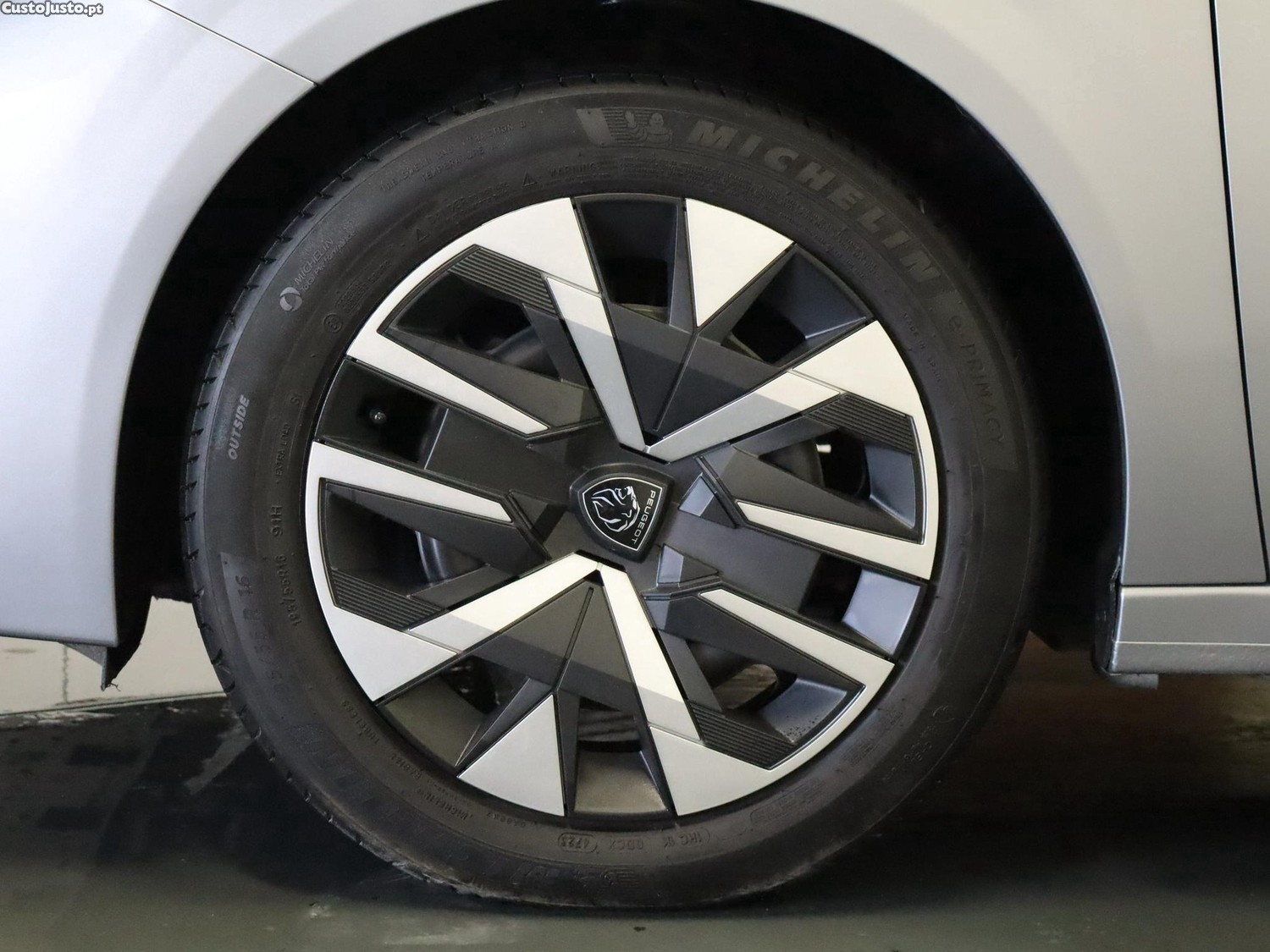 Peugeot 208 1.2 PureTech Active Pack — fotografia 18