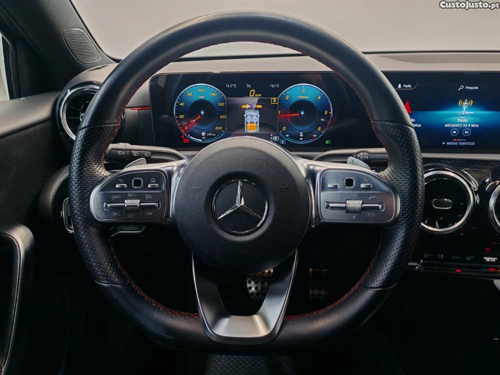 Mercedes-Benz A 180 d AMG Line Aut. — fotografia 12